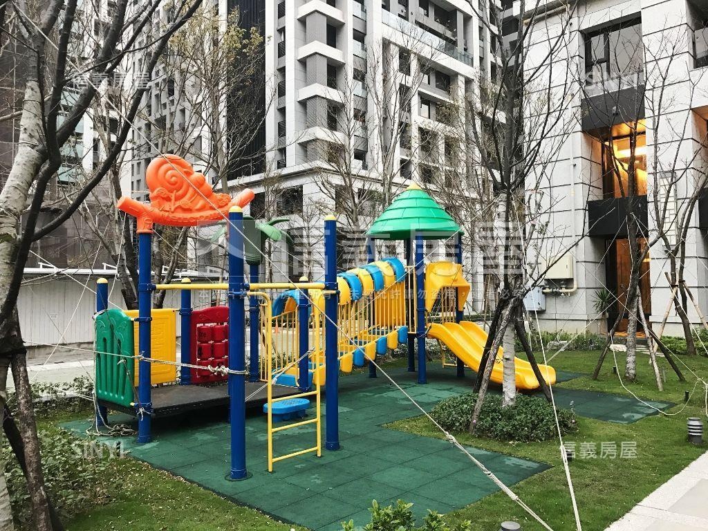 宏盛新世界Ｅ棟邊間三房房屋室內格局與周邊環境