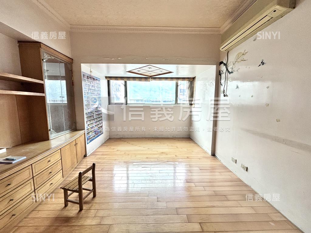 摩天朝南溫馨三房房屋室內格局與周邊環境