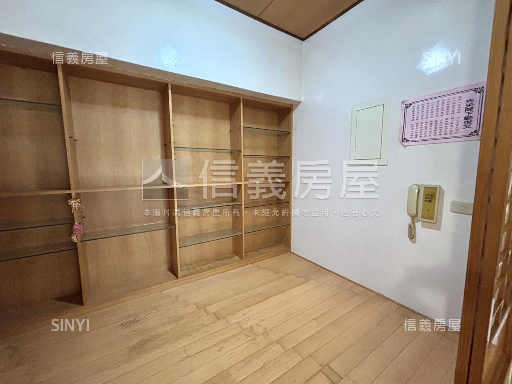 摩天朝南溫馨三房房屋室內格局與周邊環境