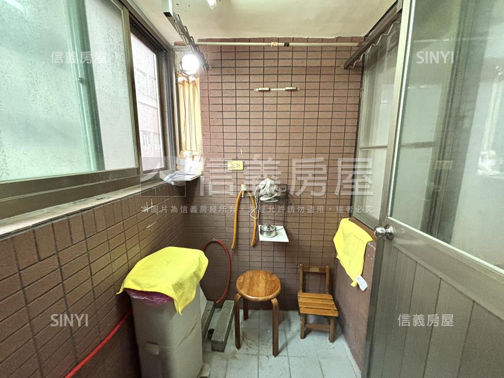 摩天朝南溫馨三房房屋室內格局與周邊環境