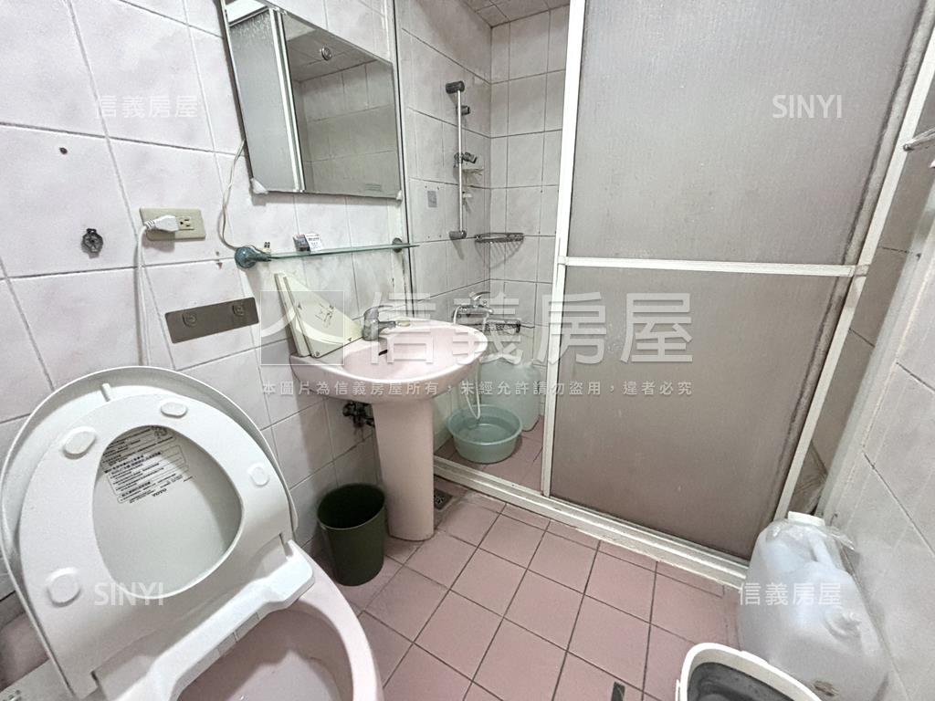 摩天朝南溫馨三房房屋室內格局與周邊環境