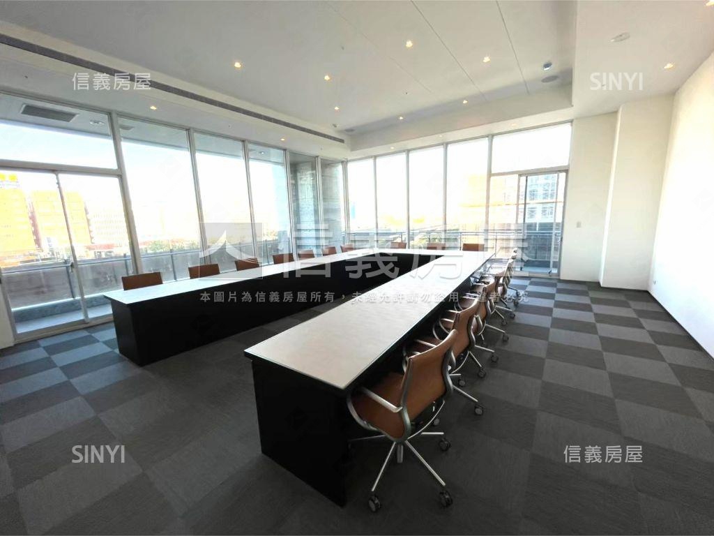中悦寰宇一號高樓頂辦房屋室內格局與周邊環境