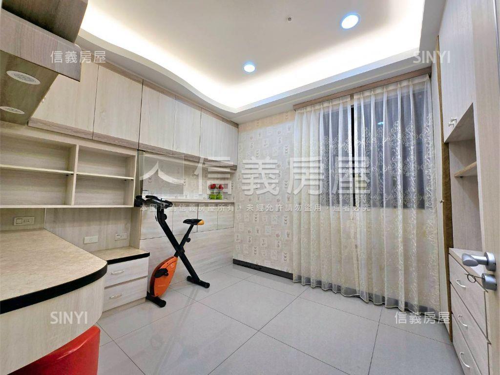 聯上世界高樓層四房雙車位房屋室內格局與周邊環境