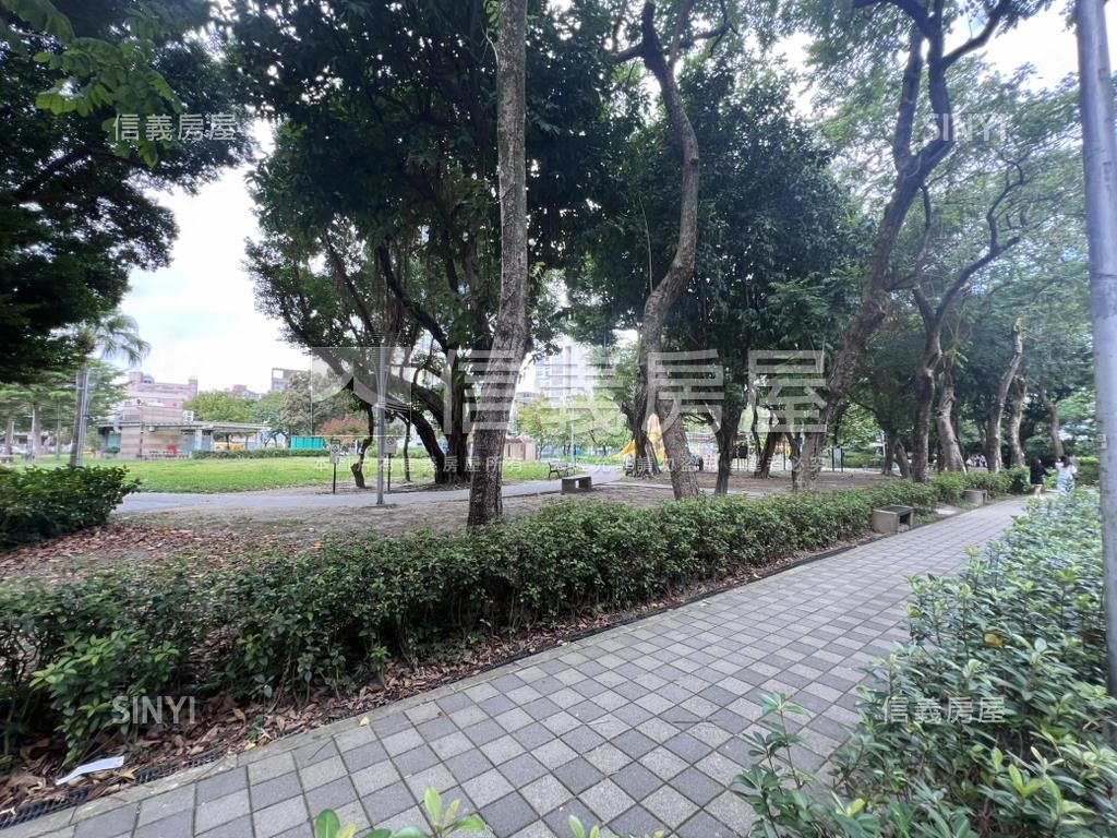 捷運中山站公園精品住宅房屋室內格局與周邊環境