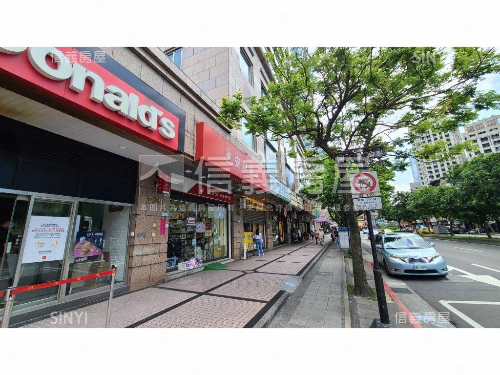 忠孝東路地標級高樓辦公房屋室內格局與周邊環境