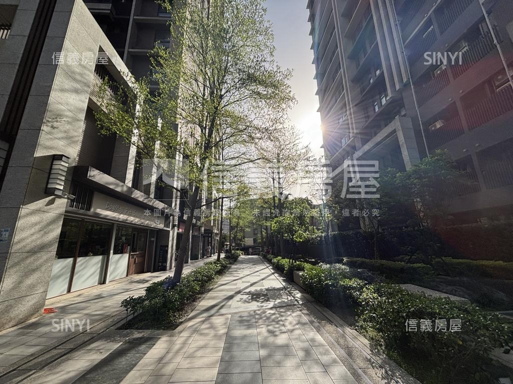 精雕細琢●冠東城兩房車位房屋室內格局與周邊環境