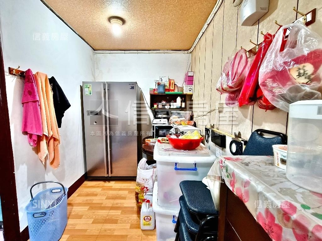 板橋車站公寓三樓大空間房屋室內格局與周邊環境
