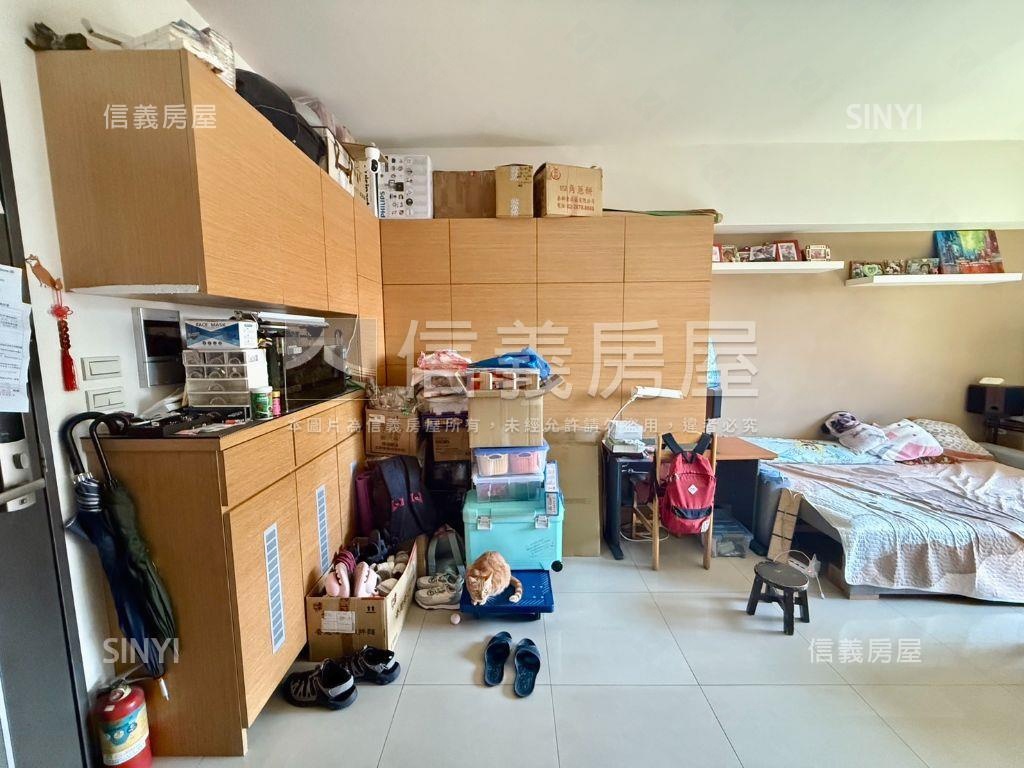 帝璽三房車位樹梢戶房屋室內格局與周邊環境