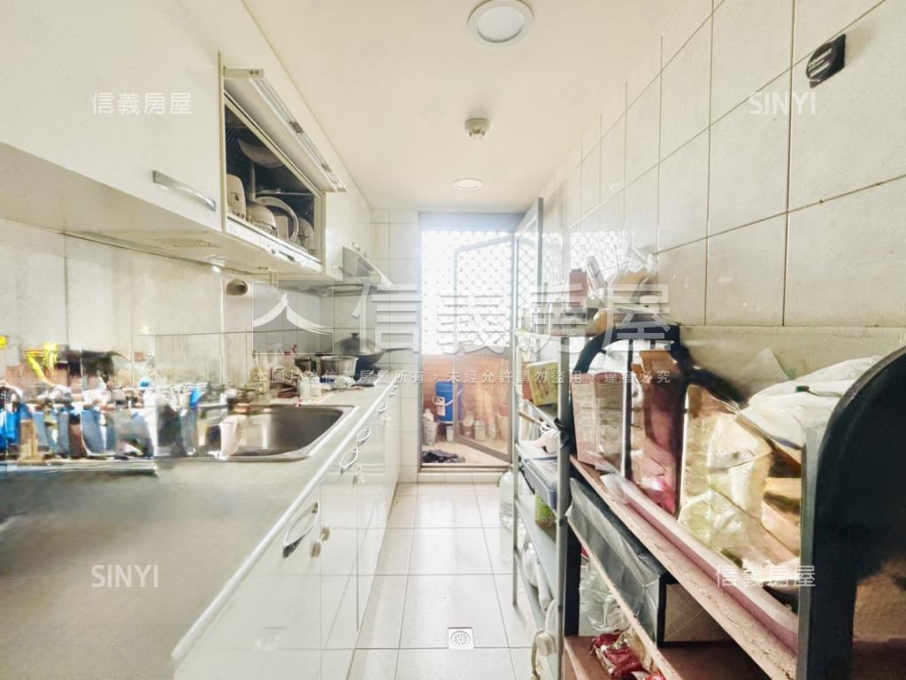 近立新國小電梯大兩房房屋室內格局與周邊環境