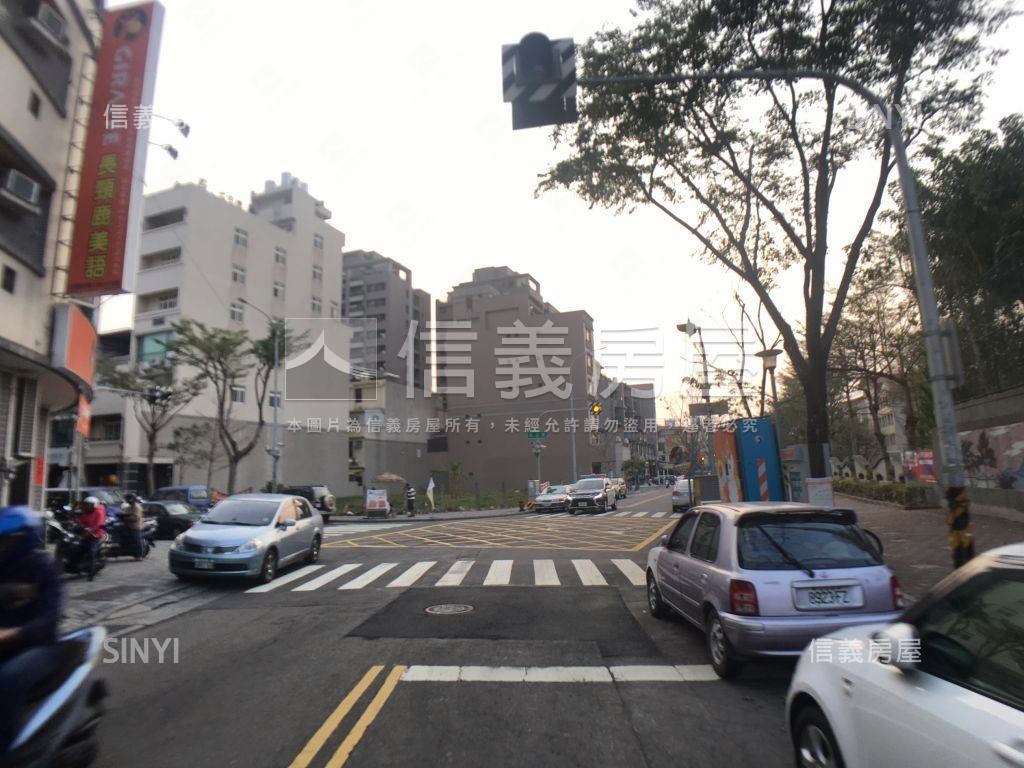 近立新國小電梯大兩房房屋室內格局與周邊環境