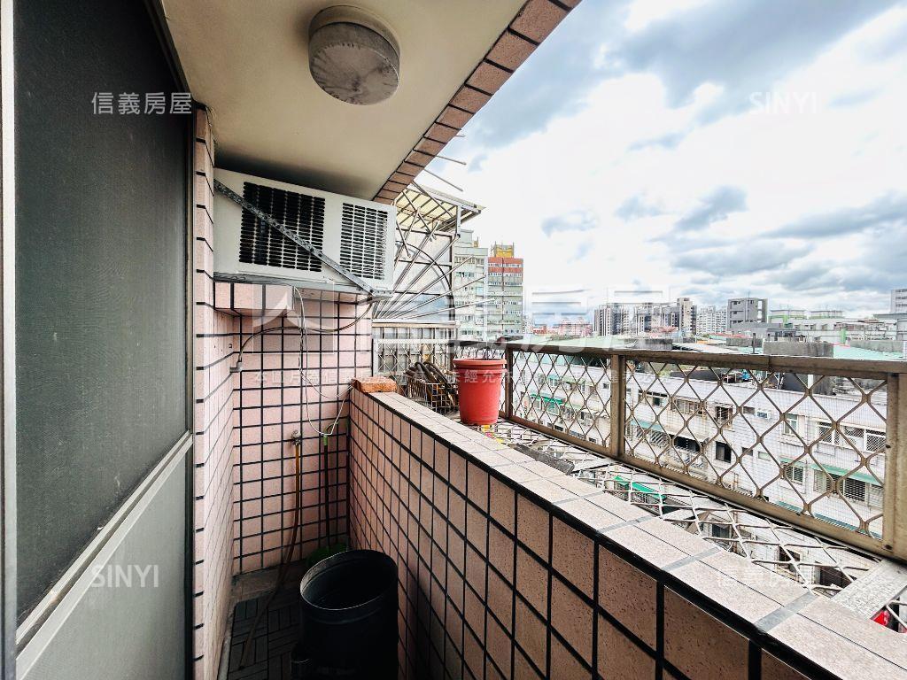 近捷運蘆洲站電梯景觀三房房屋室內格局與周邊環境