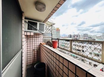 近捷運蘆洲站電梯景觀三房