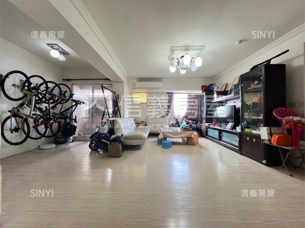 單坪免２０萬三房附平車位房屋室內格局與周邊環境