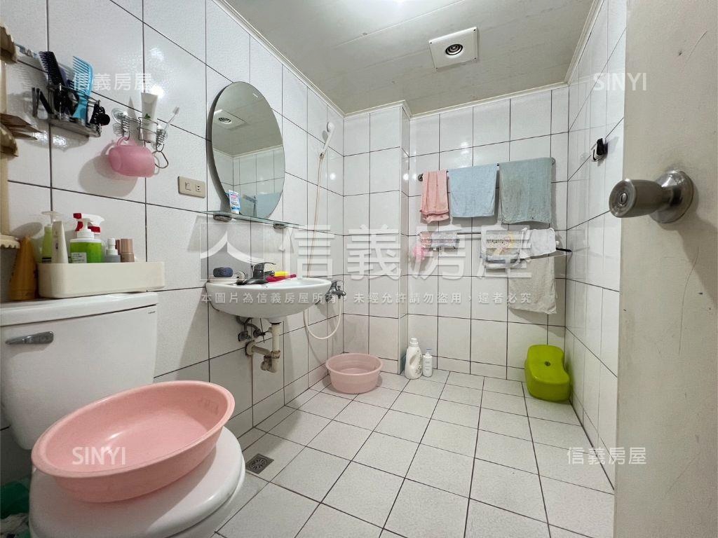 單坪免２０萬三房附平車位房屋室內格局與周邊環境