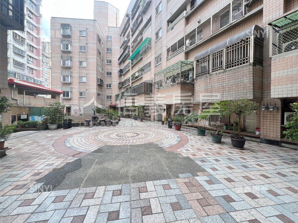 單坪免２０萬三房附平車位房屋室內格局與周邊環境