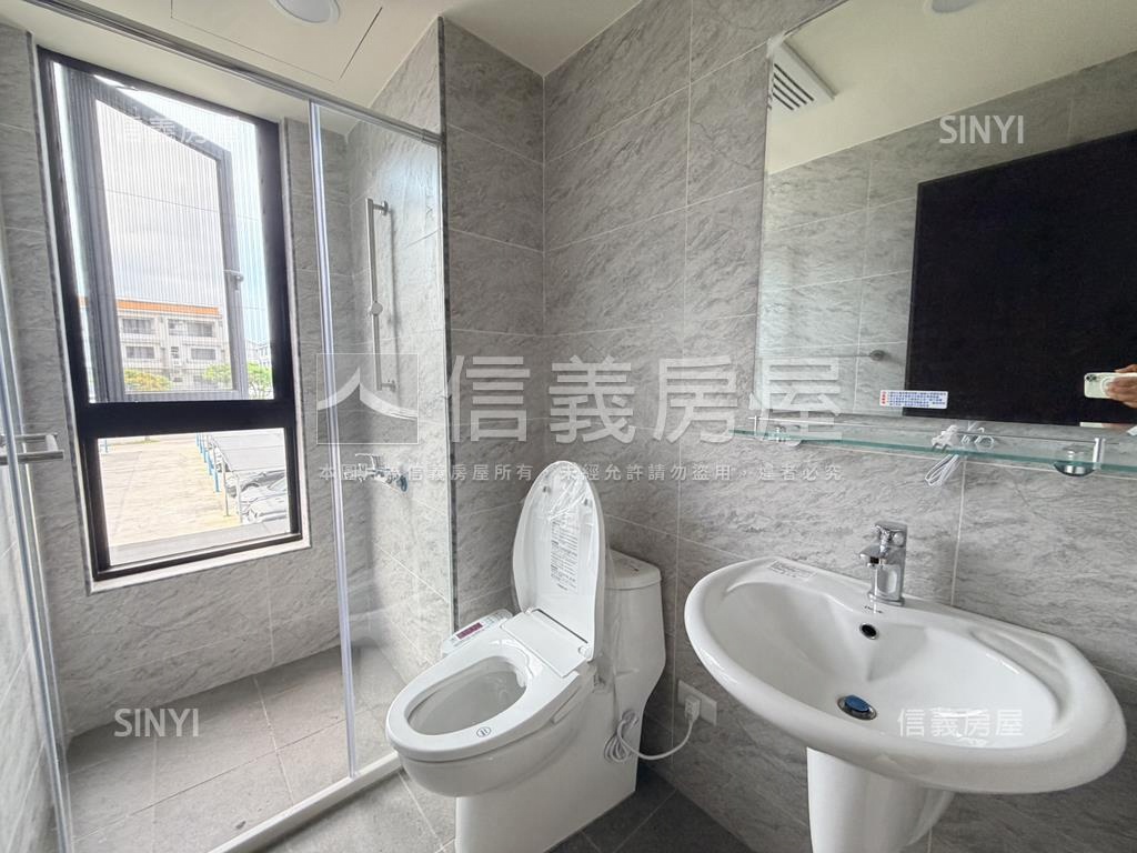 ＬＭ陽光四季全新三房平車房屋室內格局與周邊環境