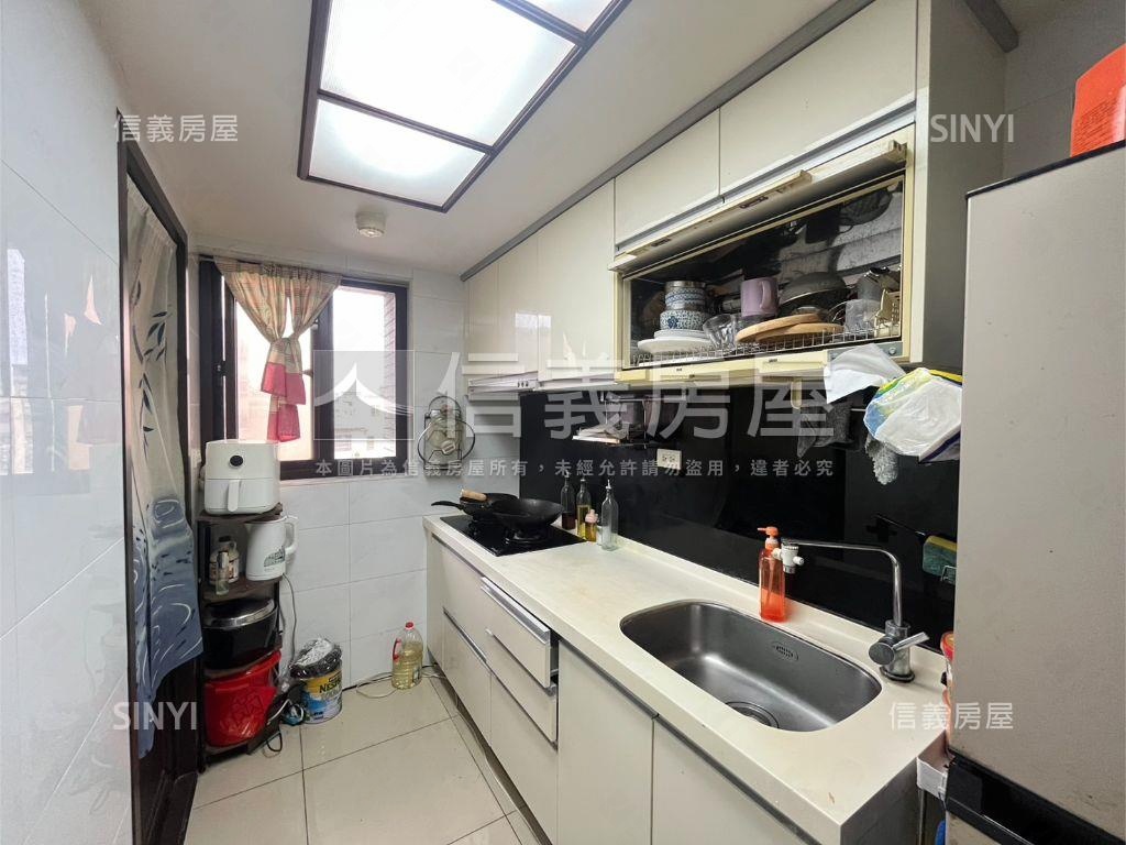 稀有涵美賞兩房車位房屋室內格局與周邊環境