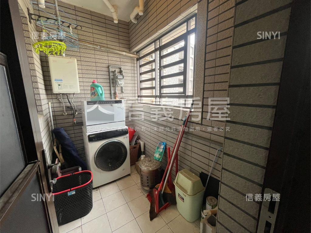 稀有涵美賞兩房車位房屋室內格局與周邊環境