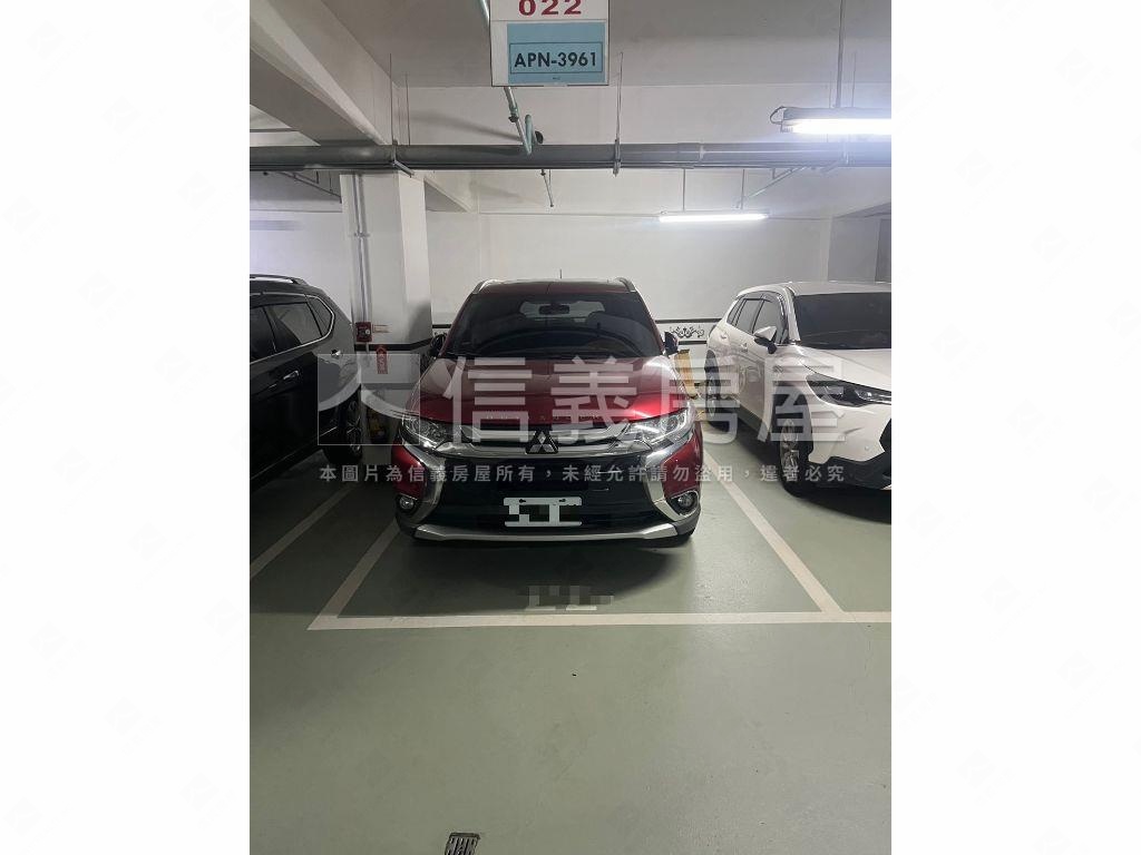 稀有涵美賞兩房車位房屋室內格局與周邊環境