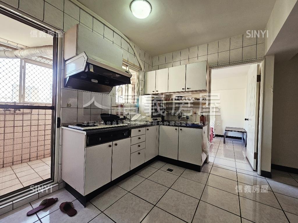 尚通珍品三房平車房屋室內格局與周邊環境