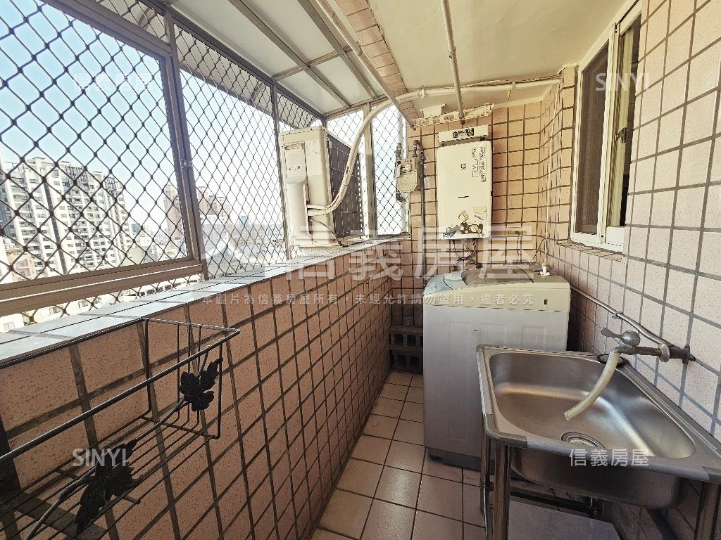 尚通珍品三房平車房屋室內格局與周邊環境