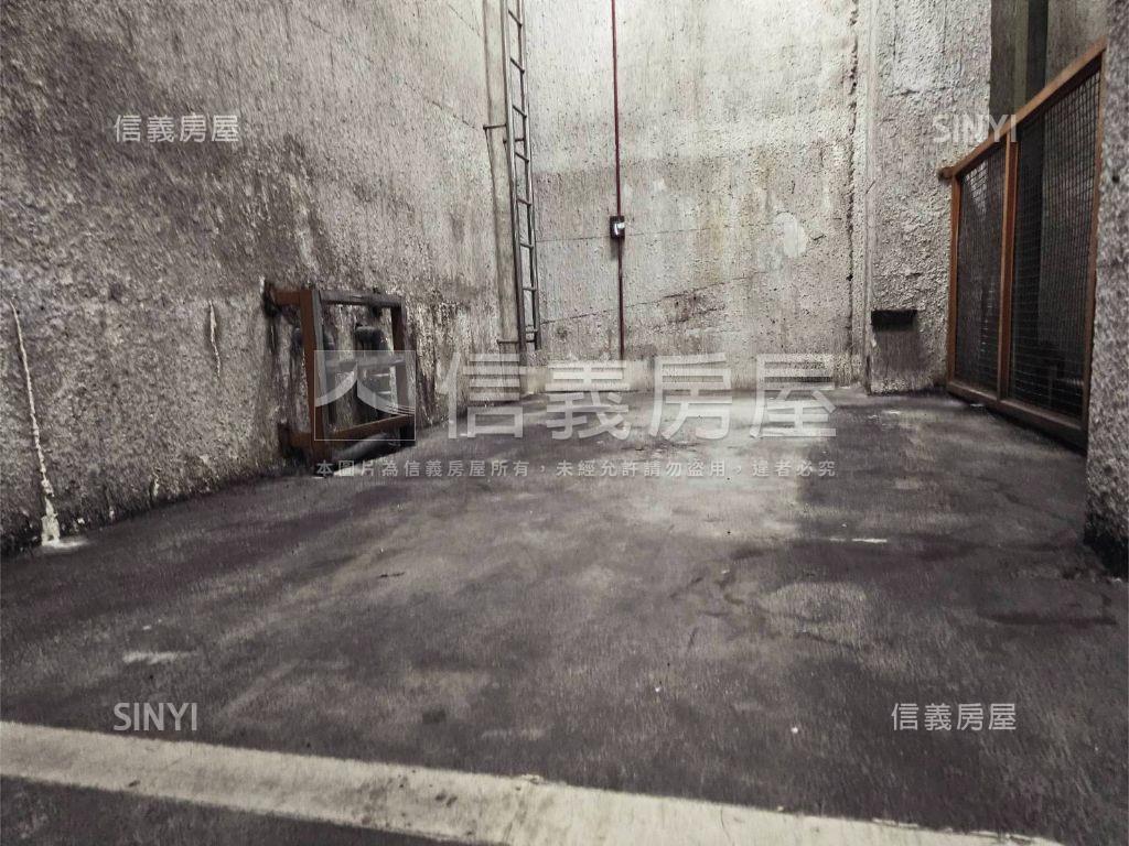 尚通珍品三房平車房屋室內格局與周邊環境