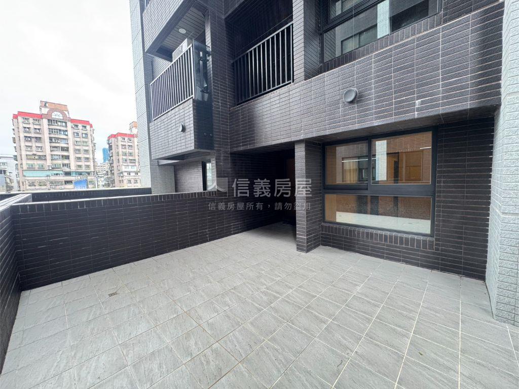 副都心住家三房車位房屋室內格局與周邊環境