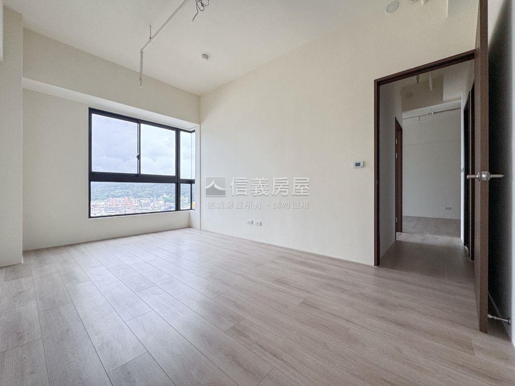聚吉第Ｂ５次頂樓三房房屋室內格局與周邊環境