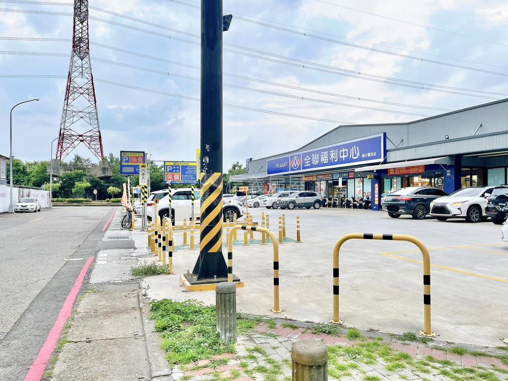 新案惠宇上和高樓兩房車位房屋室內格局與周邊環境