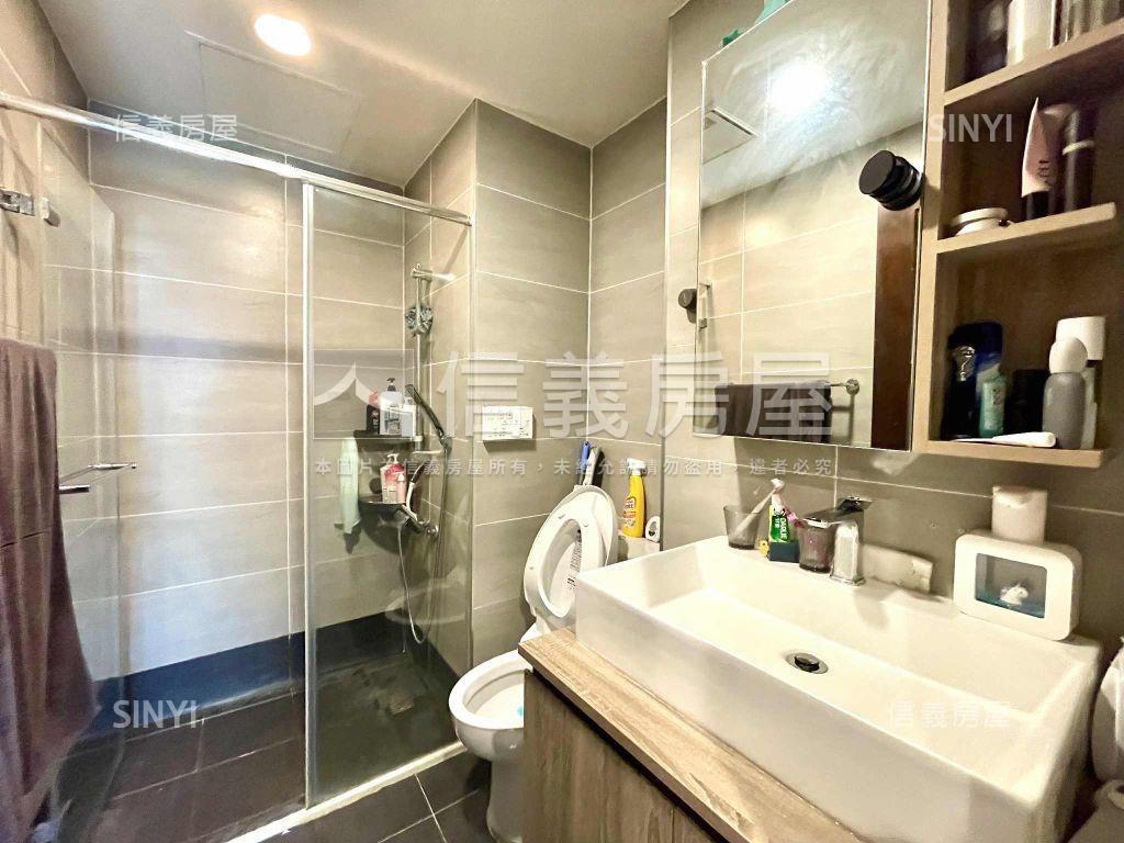 中路讀樂樂精美２房車位房屋室內格局與周邊環境