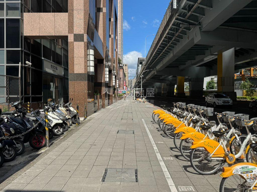 全新裝潢－天空之城美宅房屋室內格局與周邊環境