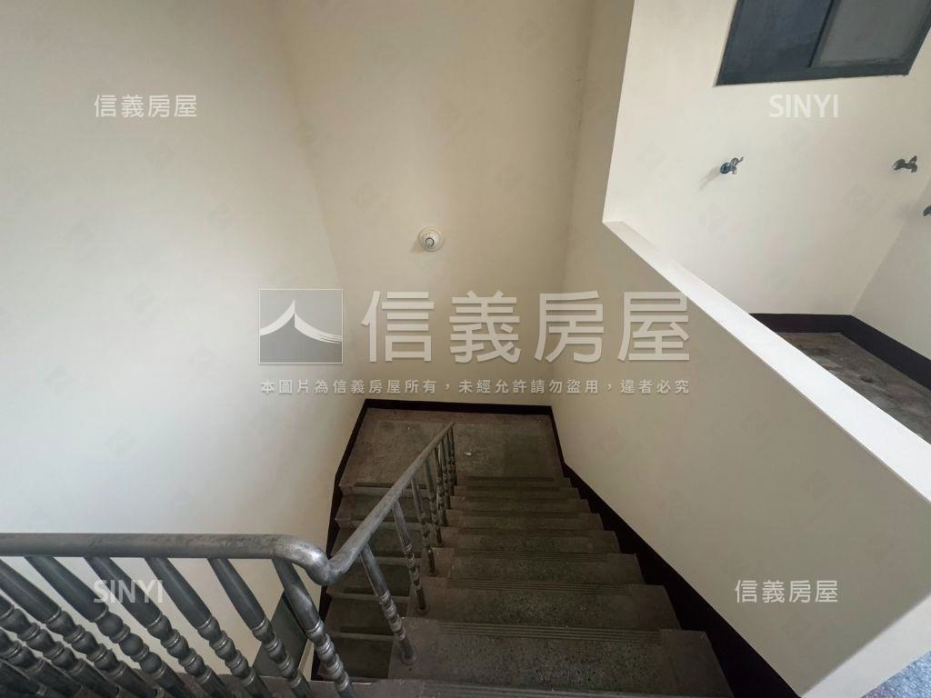 新埔鎮臨路大透天房屋室內格局與周邊環境