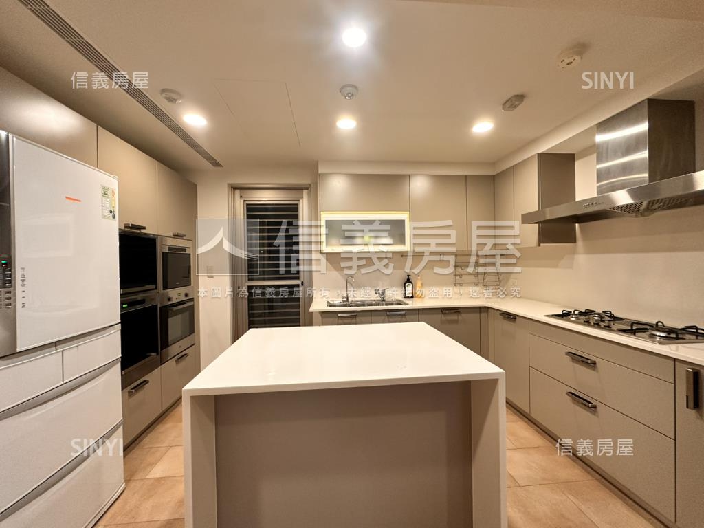 龍寶晴臻邸近水湳經貿園區房屋室內格局與周邊環境