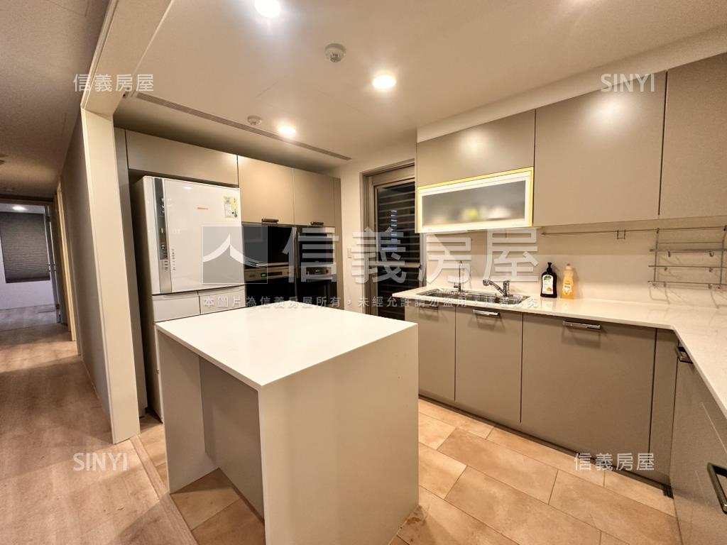 龍寶晴臻邸近水湳經貿園區房屋室內格局與周邊環境