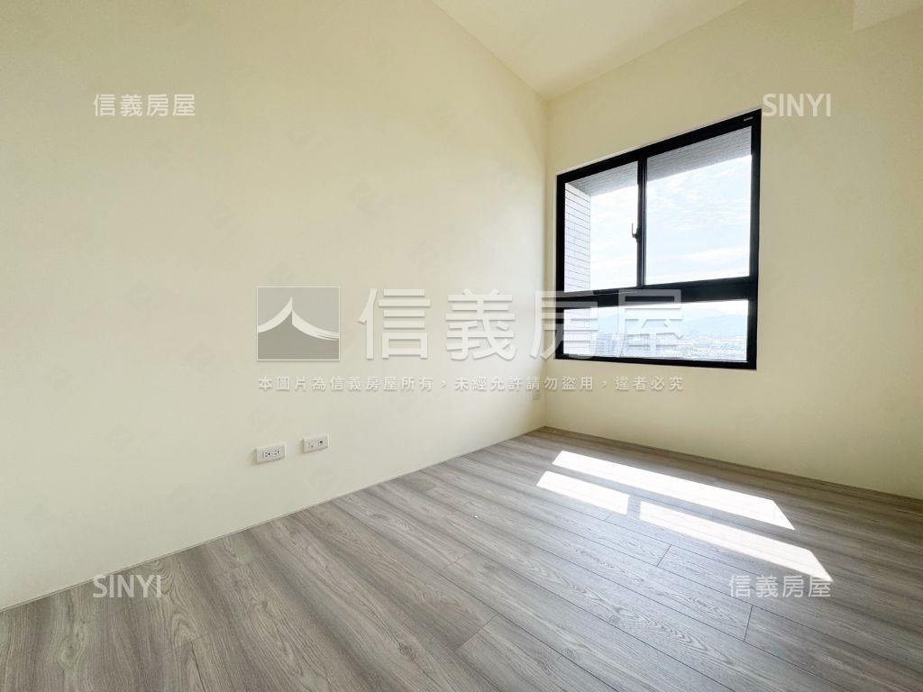 帥全新未住朝東南三房雙車房屋室內格局與周邊環境