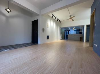 捷運黃金三樓美寓