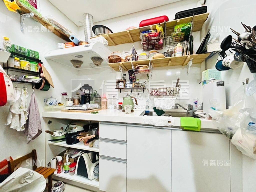 內湖捷運•逸品店面房屋室內格局與周邊環境