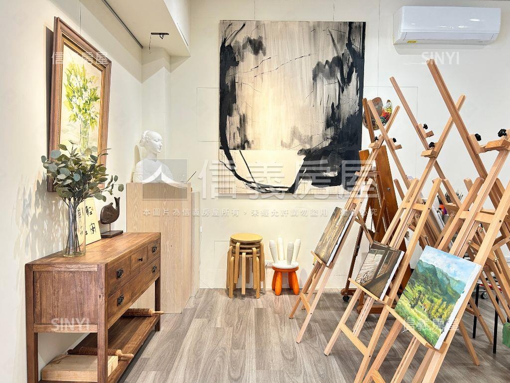 近向上路邊間大面寬金店面房屋室內格局與周邊環境