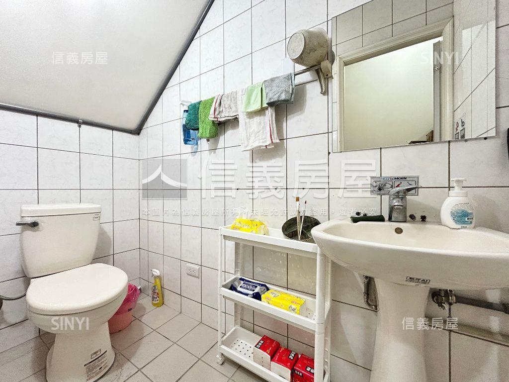 近向上路邊間大面寬金店面房屋室內格局與周邊環境