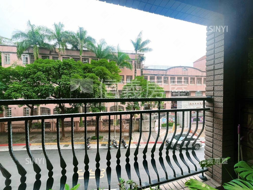 納美稀有精緻美宅房屋室內格局與周邊環境