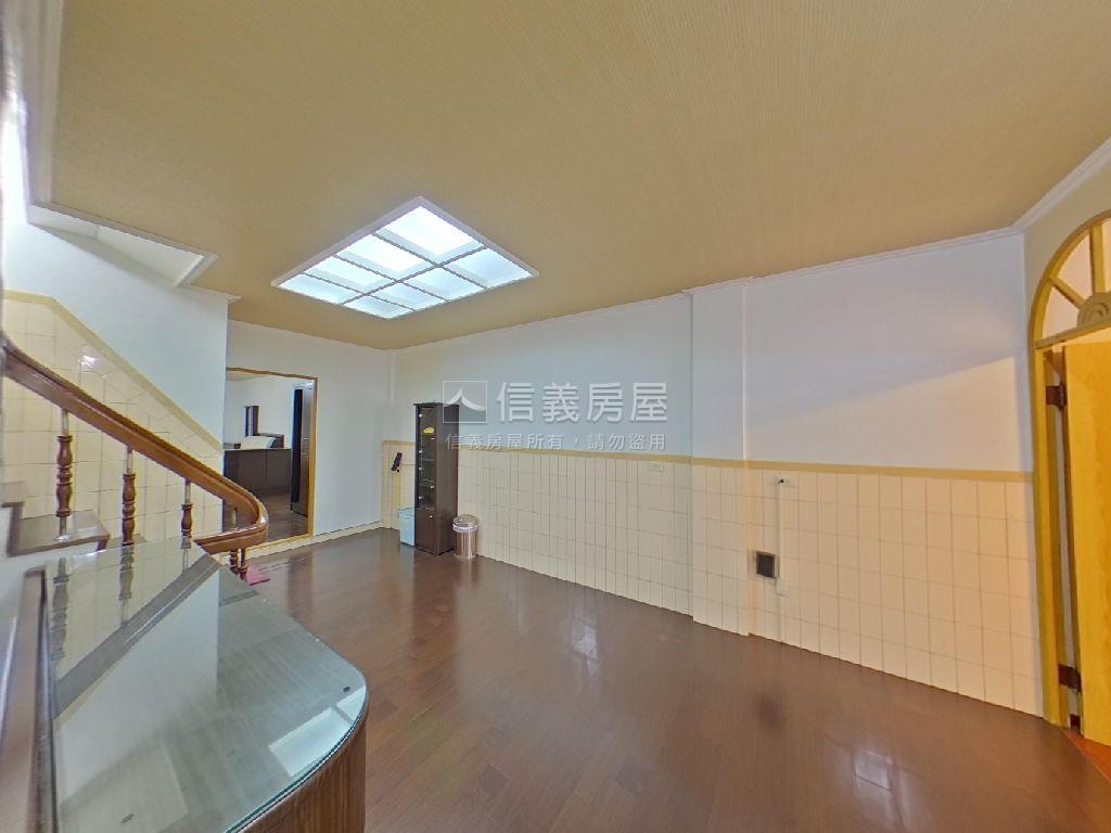 近南北管公園透天房屋室內格局與周邊環境
