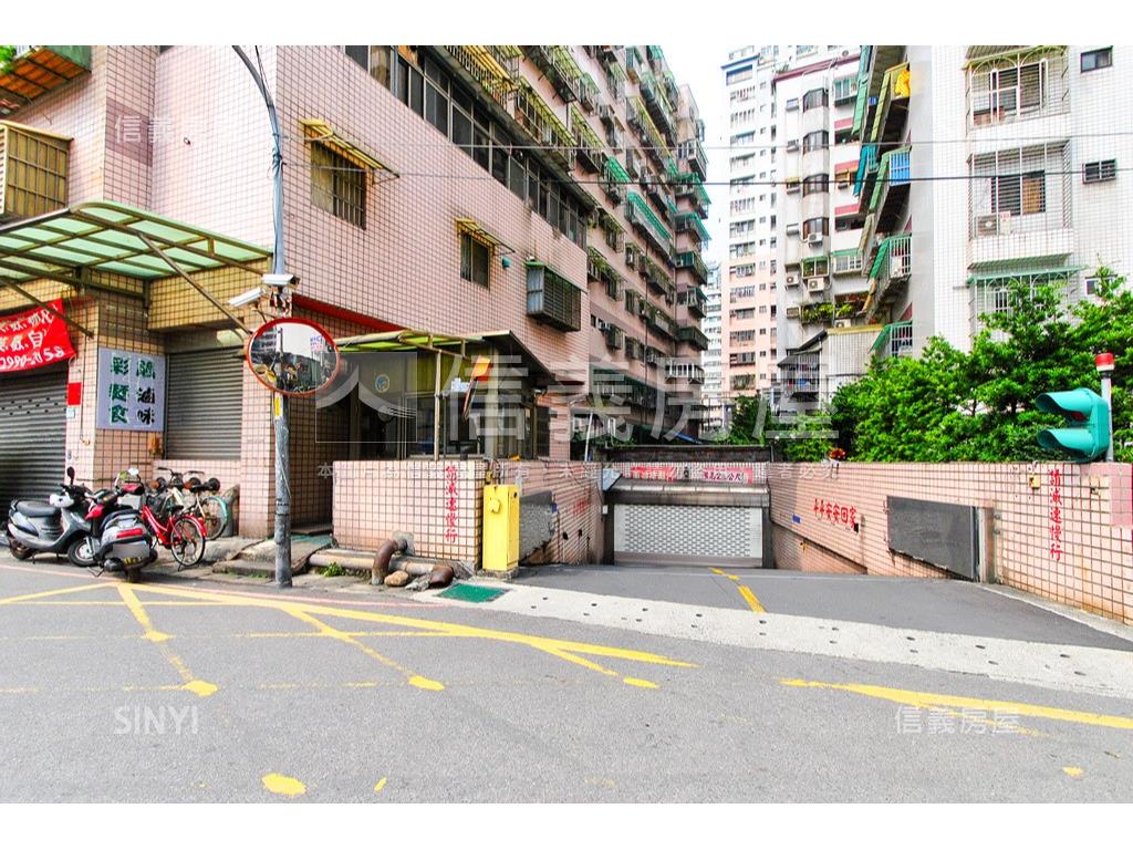幸福佳瑪【商辦】二樓房屋室內格局與周邊環境