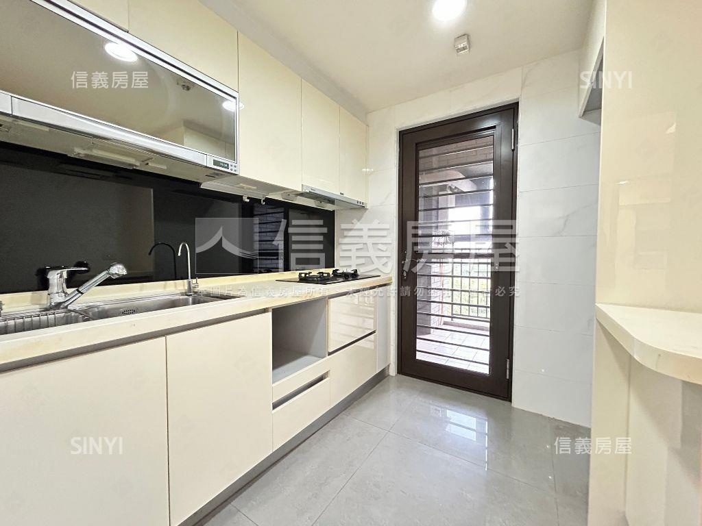 彩虹城兩房車位視野戶房屋室內格局與周邊環境