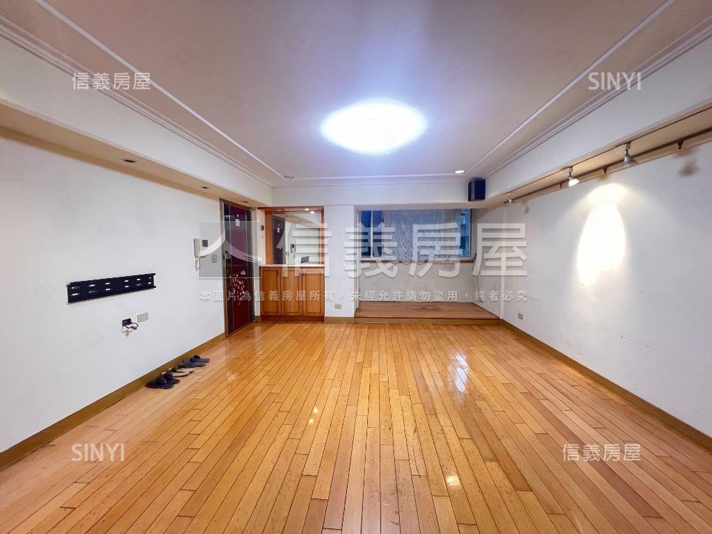 景華名人電梯４房房屋室內格局與周邊環境