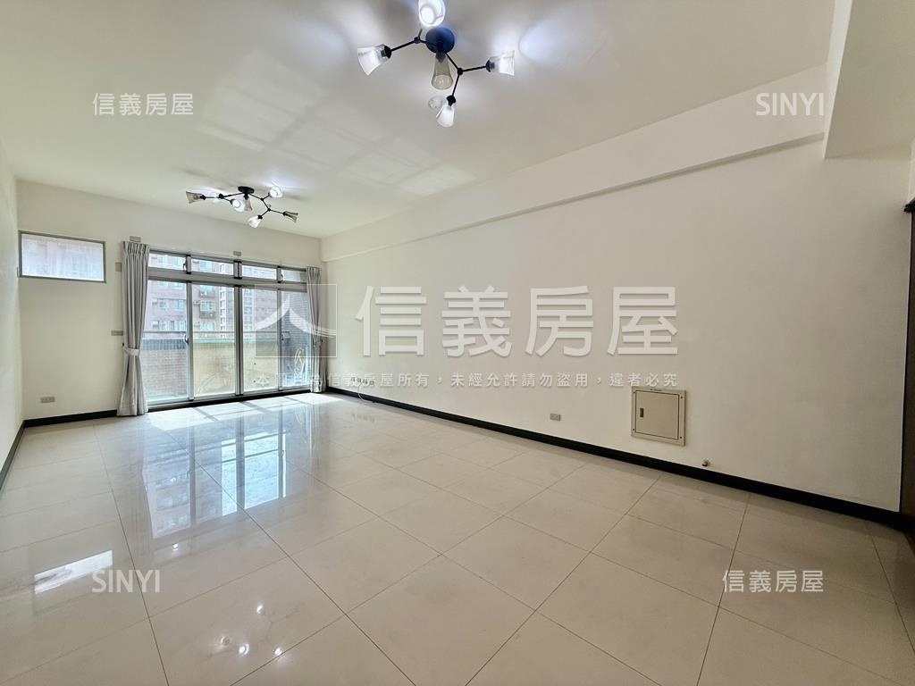 鳳山新城大３房平車房屋室內格局與周邊環境