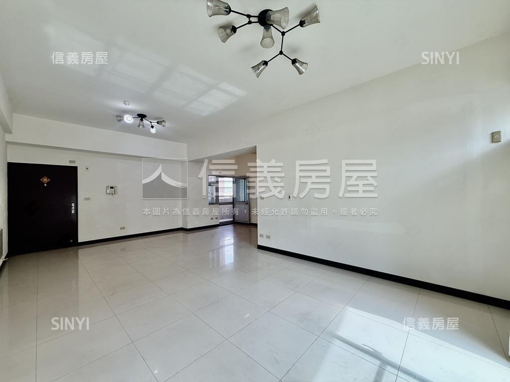 鳳山新城大３房平車房屋室內格局與周邊環境