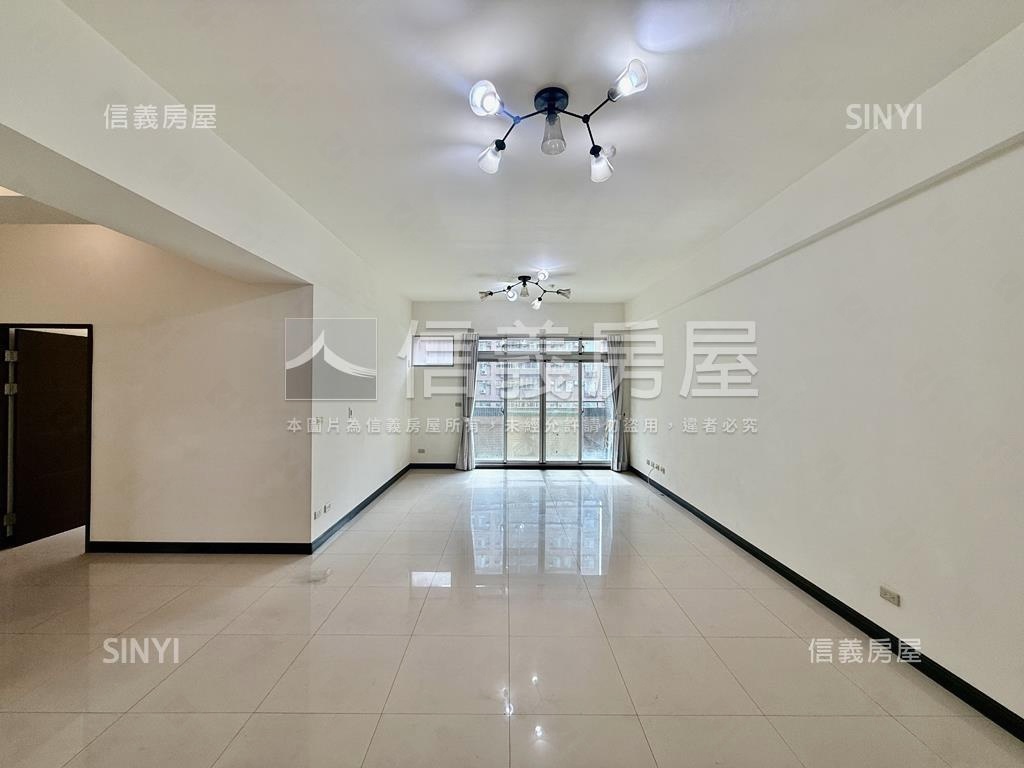 鳳山新城大３房平車房屋室內格局與周邊環境