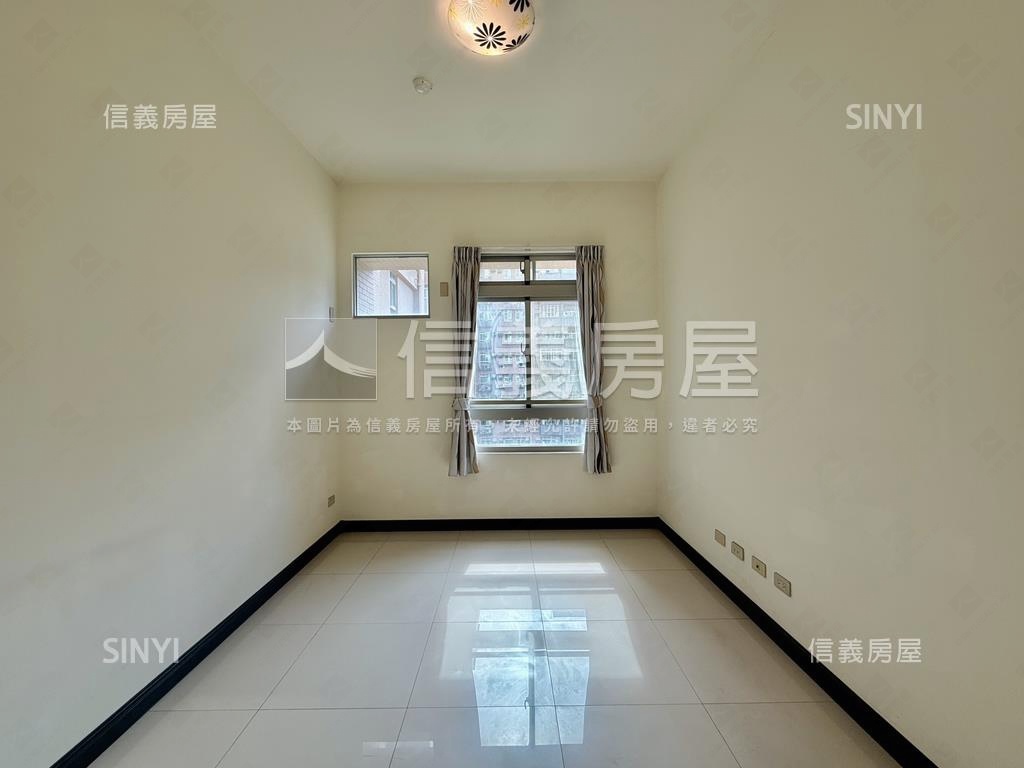 鳳山新城大３房平車房屋室內格局與周邊環境