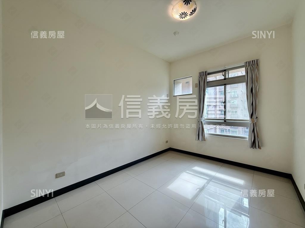 鳳山新城大３房平車房屋室內格局與周邊環境