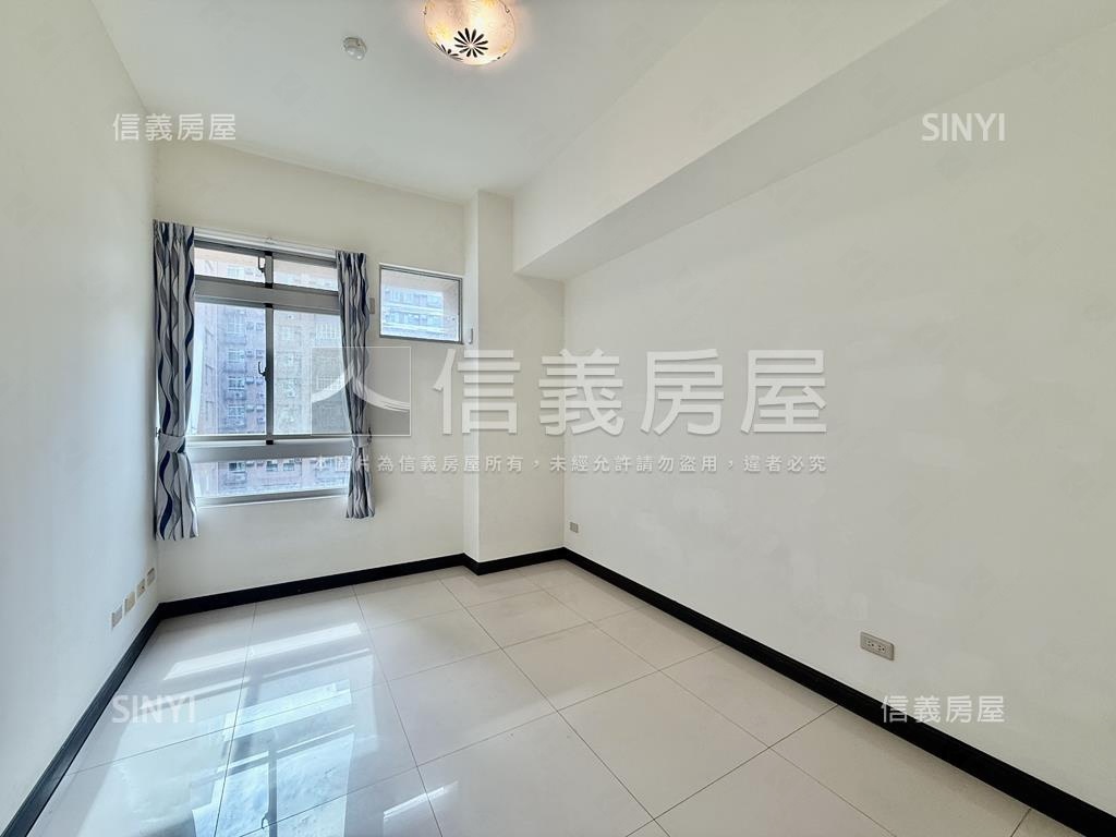 鳳山新城大３房平車房屋室內格局與周邊環境